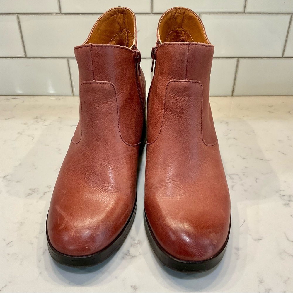 Lucky Brand Women’s Quinlee Block-Heel Ankle Bootie - Picture 5 of 9
